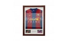 กรอบรูปเสื้อบอลโชว์ลายเซ็นนักเตะ